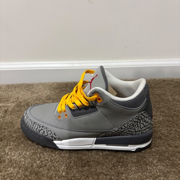 Air Jordan 3 Retro "Dark Grey" - Picture 3 of 7